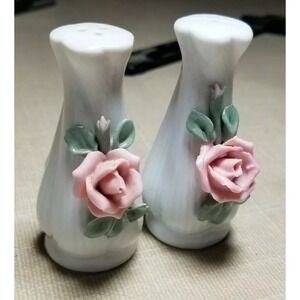 Vintage pink rose bud salt and pepper shakers white kitchen spices